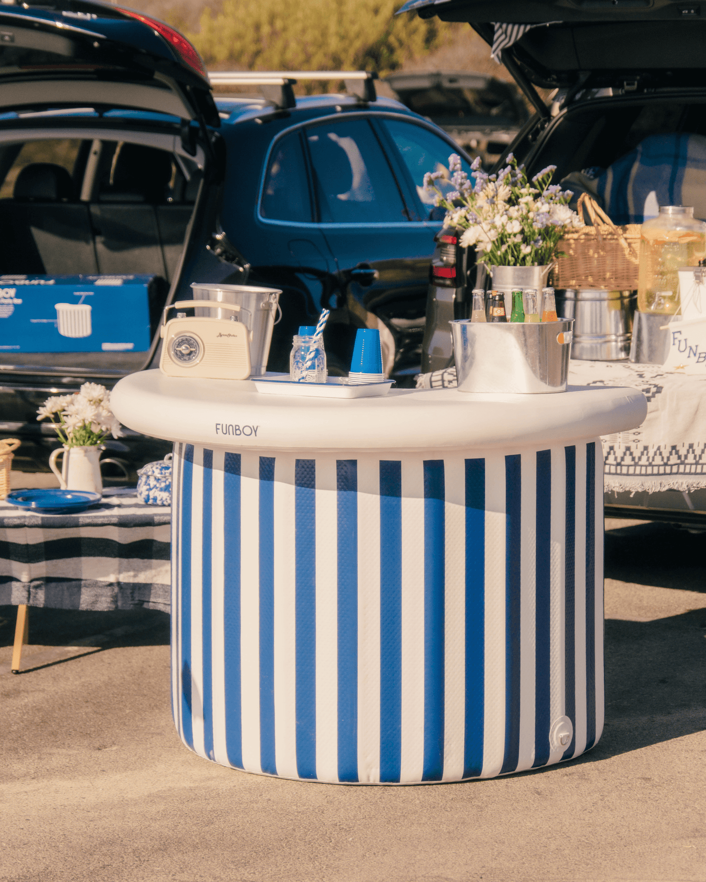Inflatable Portable Bar perfect for Tailgates & Parties - FUNBOY