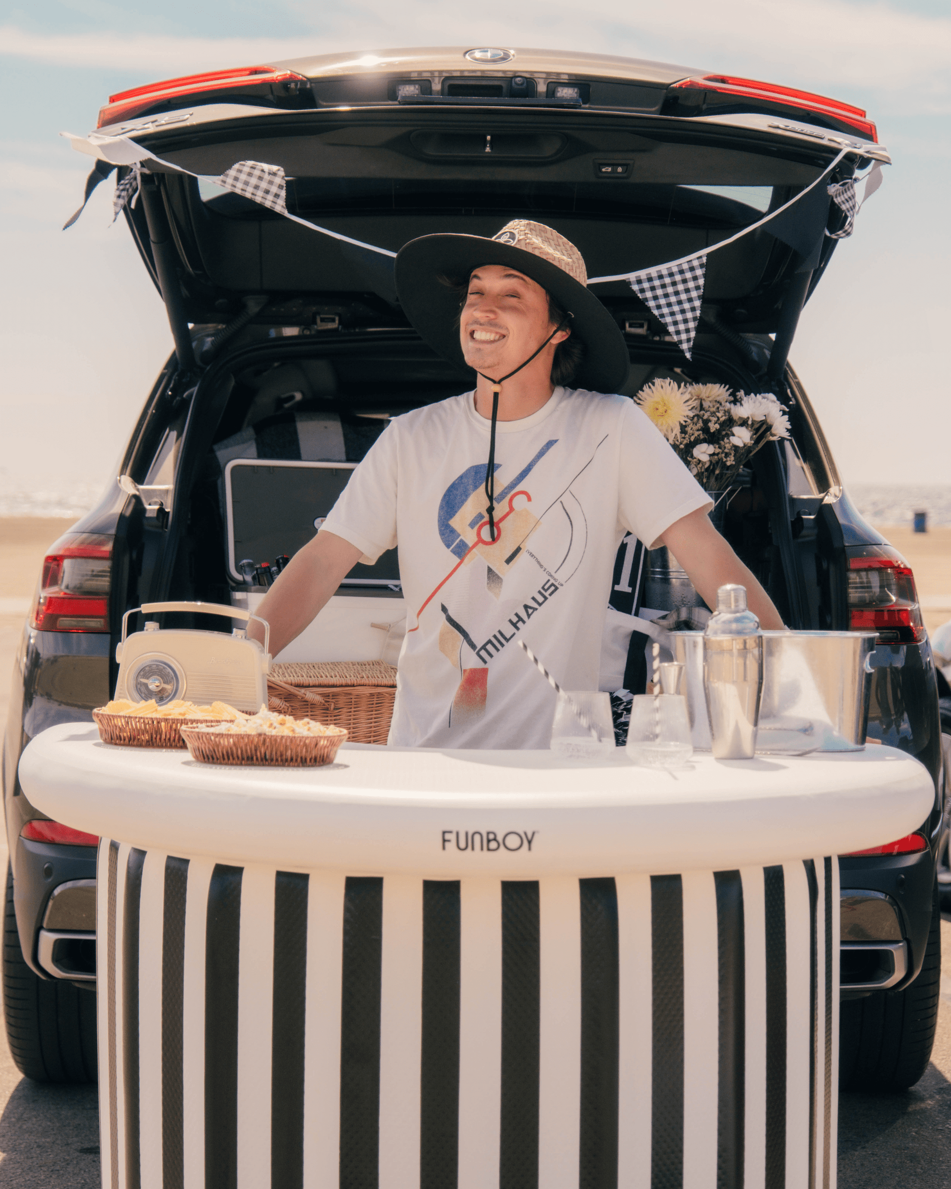 Inflatable Portable Bar perfect for Tailgates, Parties & Halloween - FUNBOY